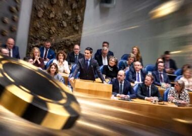 Tweede Kamer stemt totaalverbod op gokreclame weg