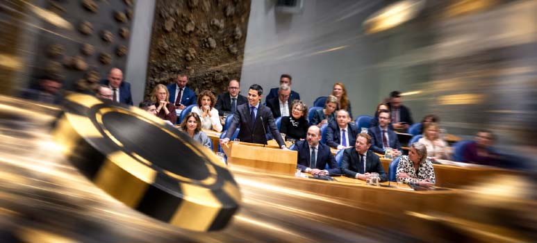Tweede Kamer stemt totaalverbod op gokreclame weg