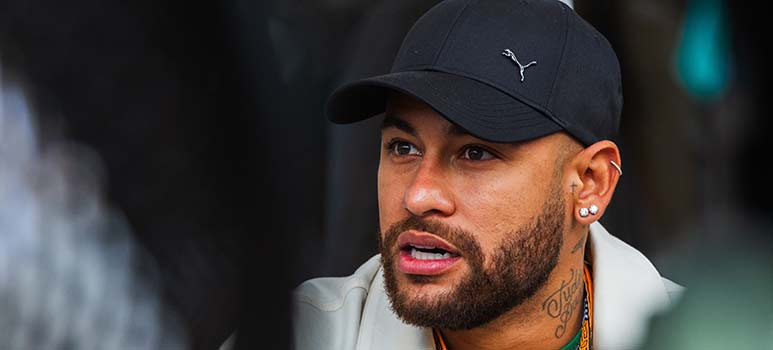 Neymar met cap